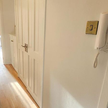 Royal Mile - Bright 2 Bedroom Apartment Единбург Екстериор снимка