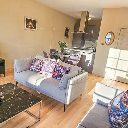 Royal Mile - Bright 2 Bedroom Apartment Единбург Екстериор снимка