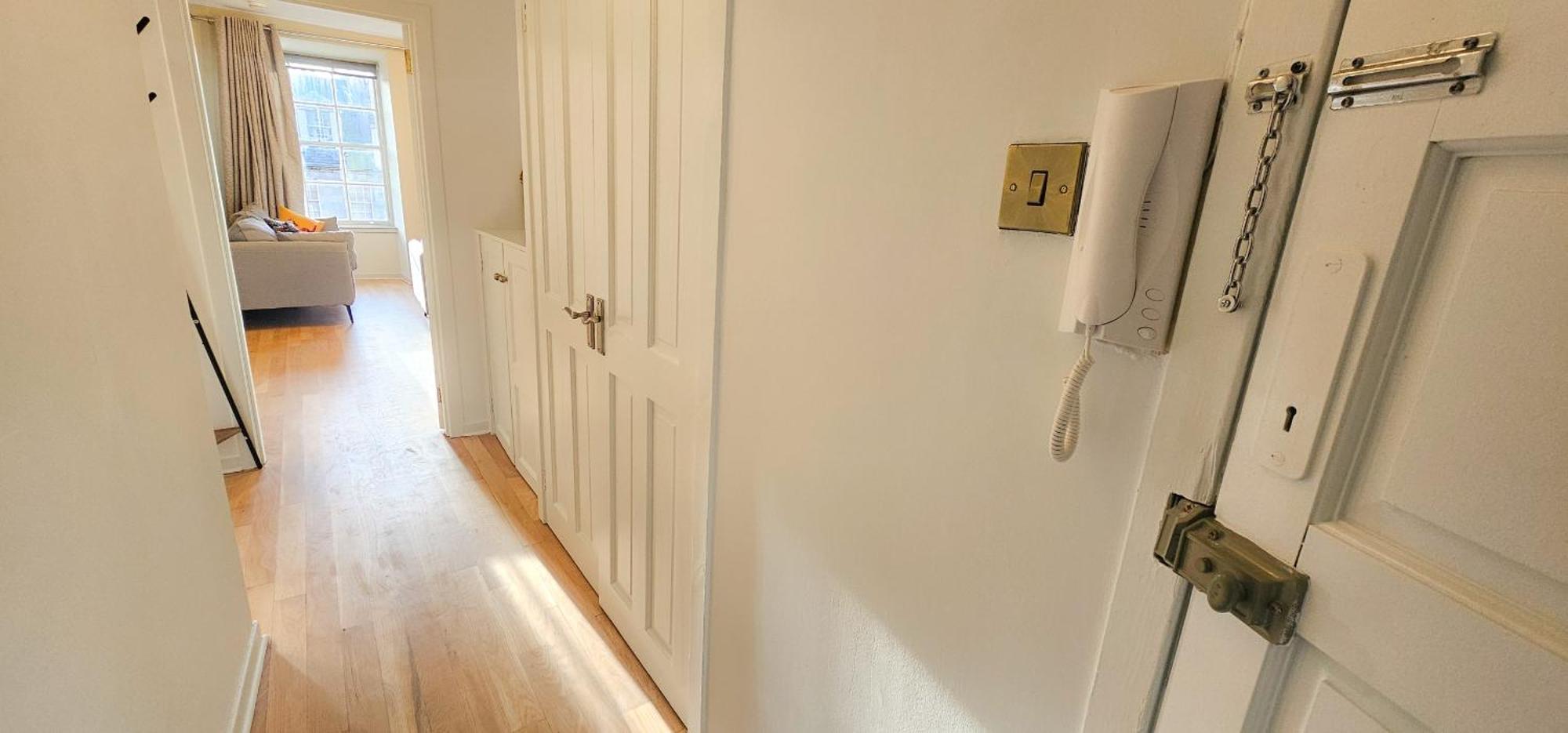 Royal Mile - Bright 2 Bedroom Apartment Единбург Екстериор снимка