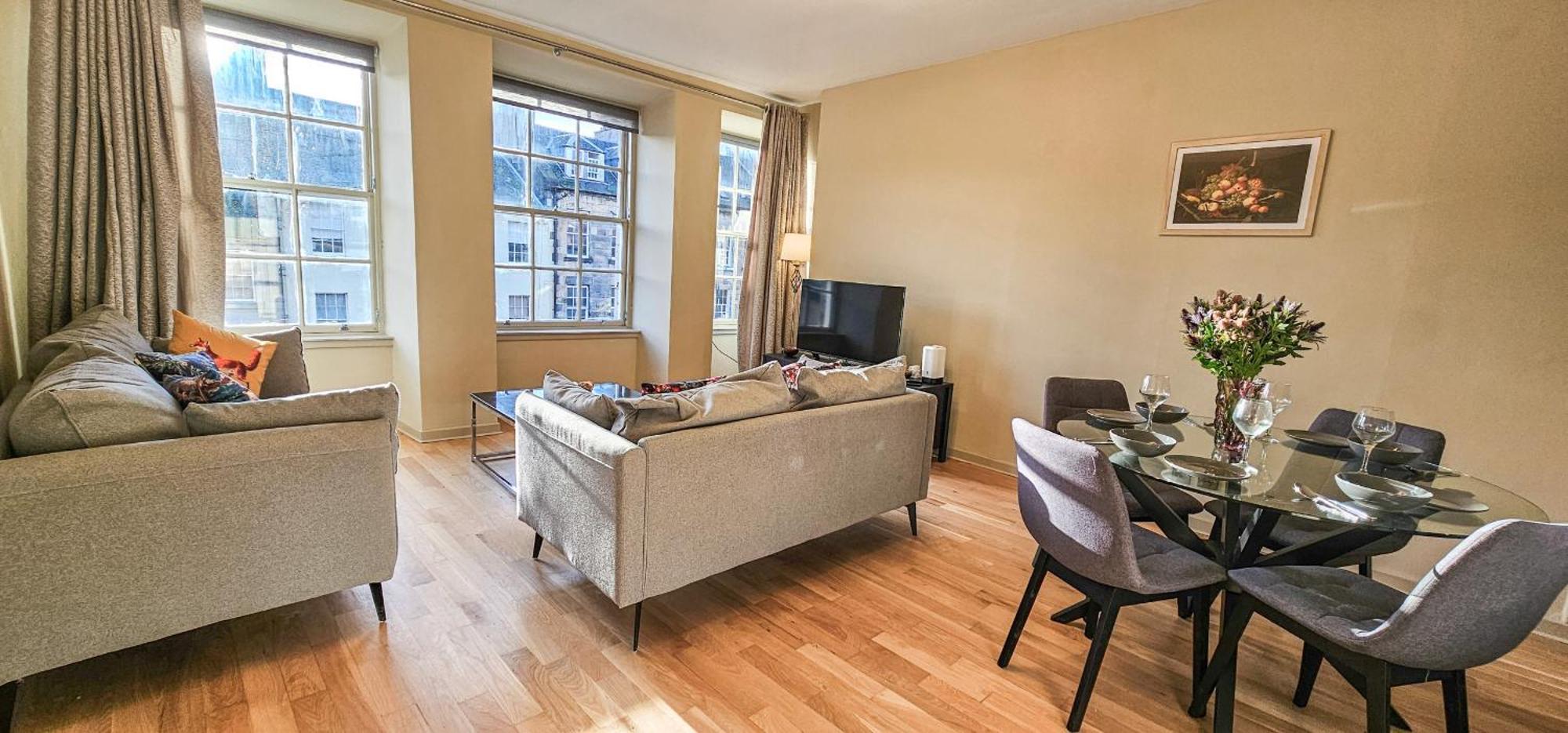 Royal Mile - Bright 2 Bedroom Apartment Единбург Екстериор снимка
