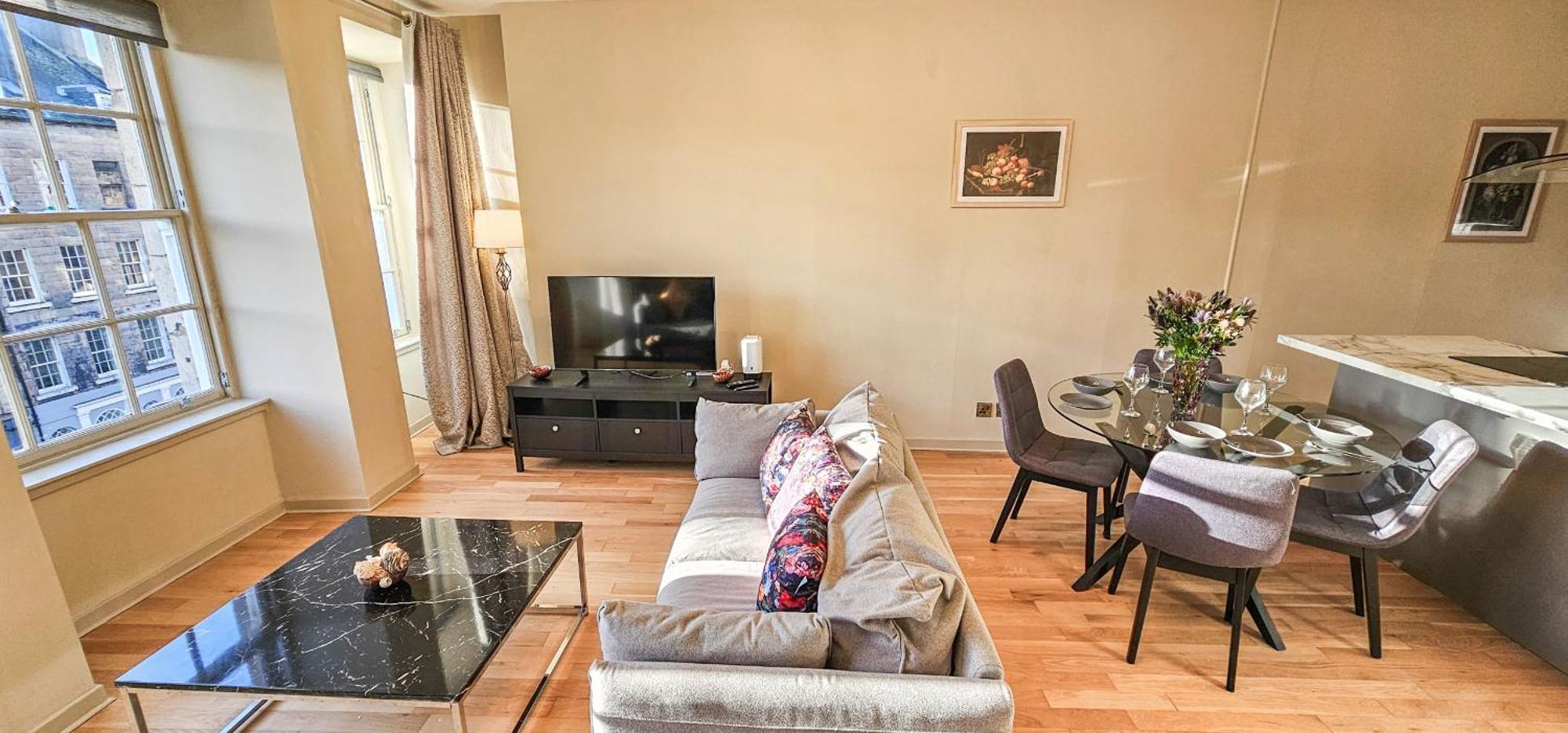 Royal Mile - Bright 2 Bedroom Apartment Единбург Екстериор снимка