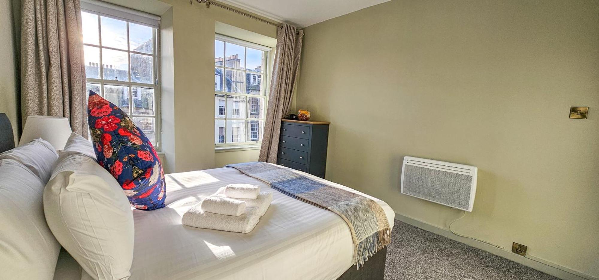 Royal Mile - Bright 2 Bedroom Apartment Единбург Екстериор снимка