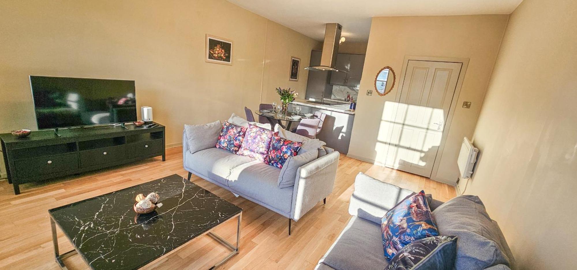 Royal Mile - Bright 2 Bedroom Apartment Единбург Екстериор снимка